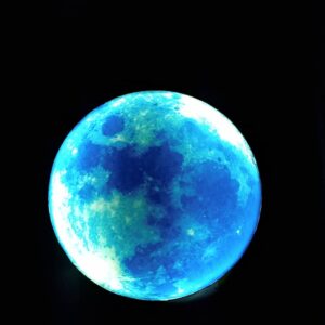 ماه نورانی آبی دورنقره ای